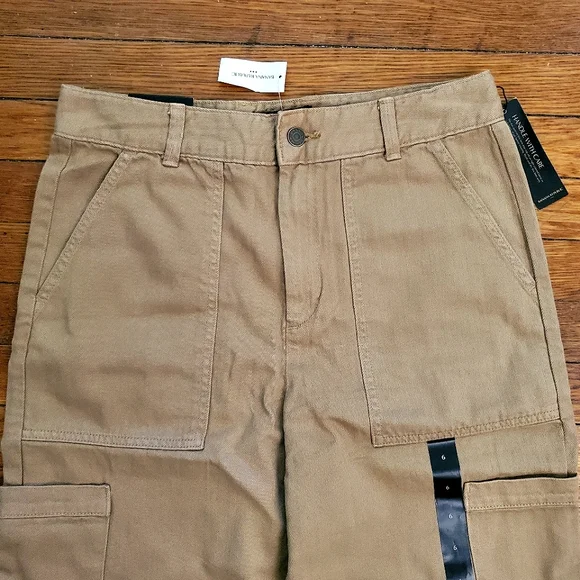 Banana Republic Relaxed Cargo Pants, Size 6, 100% Cotton, Warm Tan, Camel, Beige - Picture 3 of 12